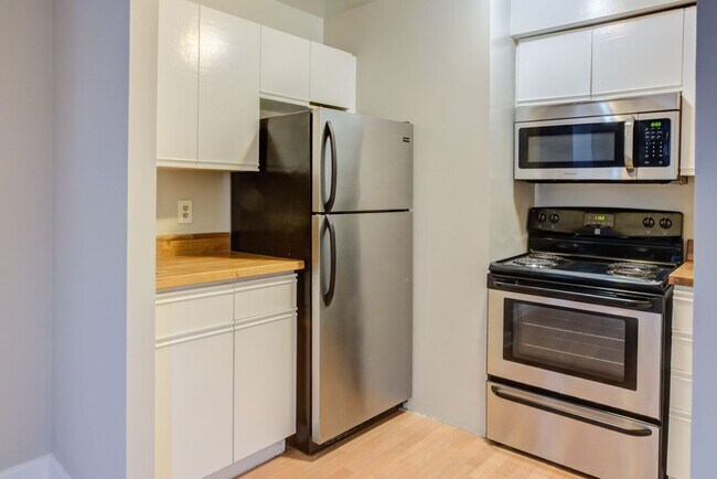 Building Photo - Spacious Studio Across from Meridian Hill Park!