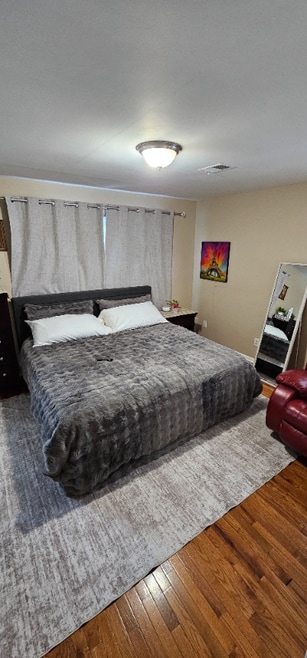 Building Photo - 312 Bond St