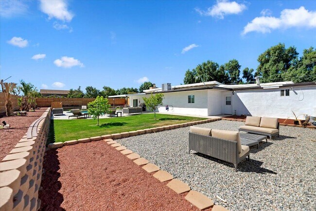 Building Photo - 32300 Shadow Mountain Ln