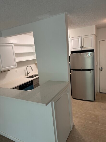 Building Photo - 2059 Huntington Ave