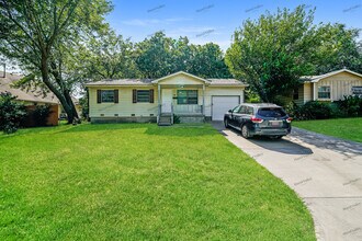 Building Photo - 5610 N Garrison Pl