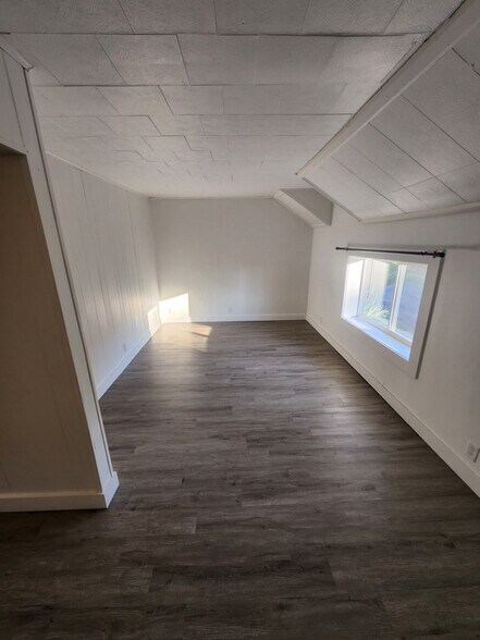 Building Photo - 308 Prentice Ave