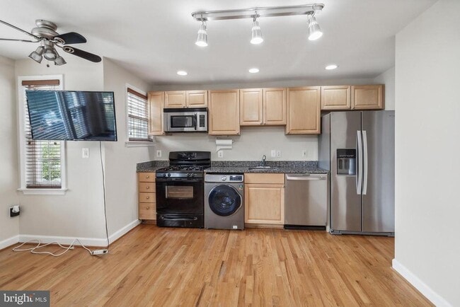 Building Photo - 723 Longfellow St NW