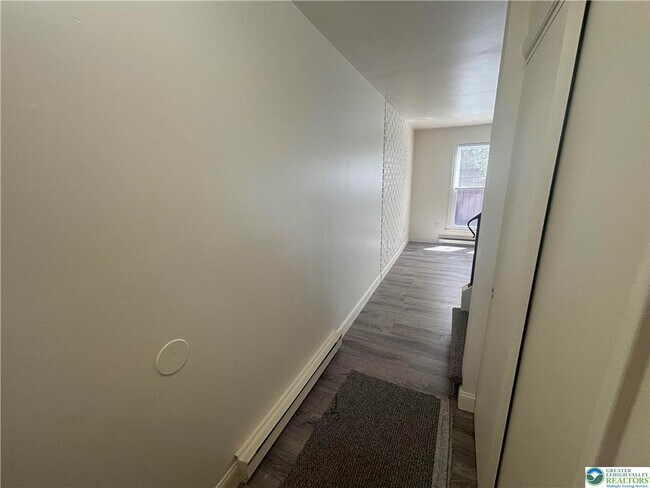 Building Photo - 5 Stonewood Pl