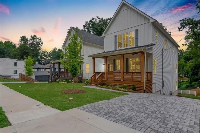 Building Photo - 830 Gaston St SW