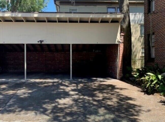 Building Photo - 2839 St Johns Ave