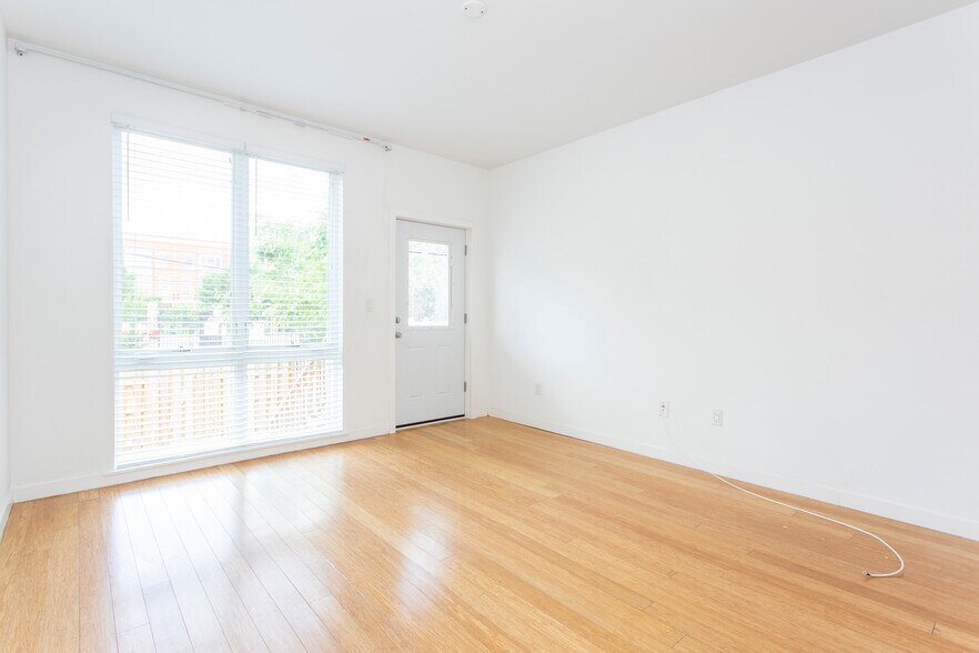 Building Photo - 1519 Ogden St