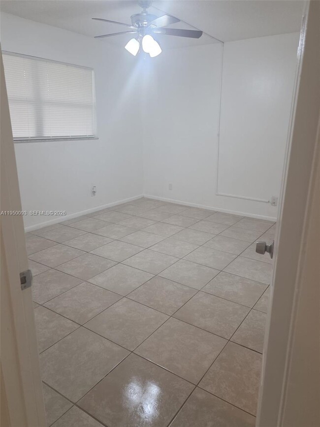 Building Photo - 7825 Fairview Dr