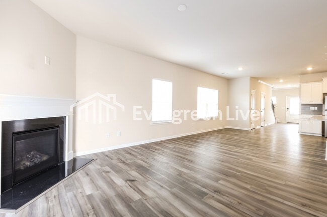 Building Photo - now