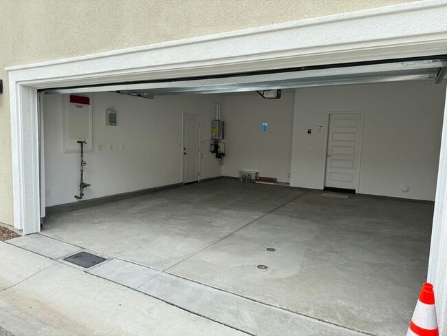 Building Photo - 13885 Sedum Ln