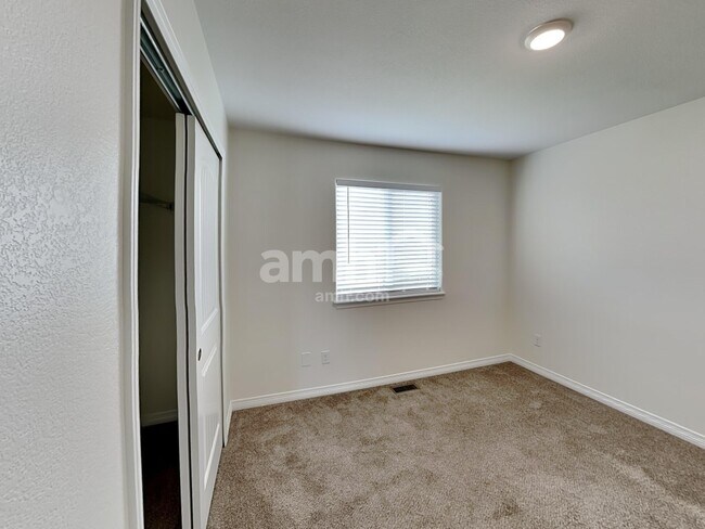 Building Photo - 10126 Silver Stirrup Dr