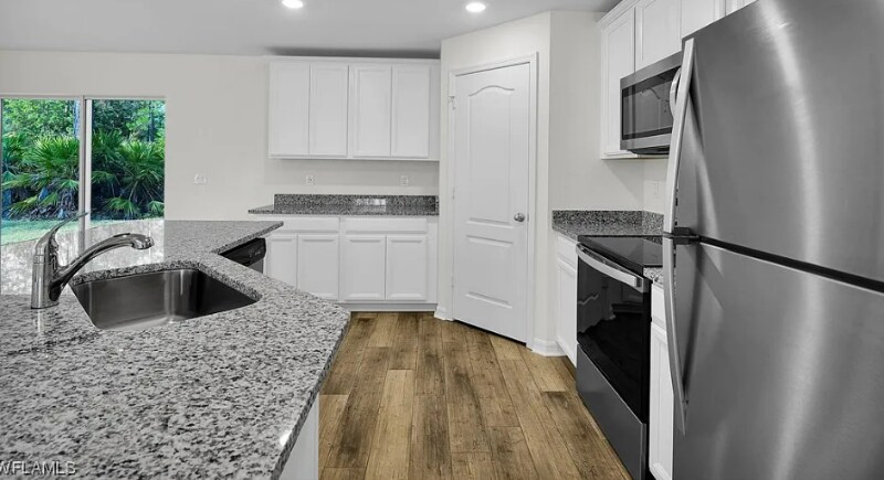 Building Photo - 839 Yellowbird Dr