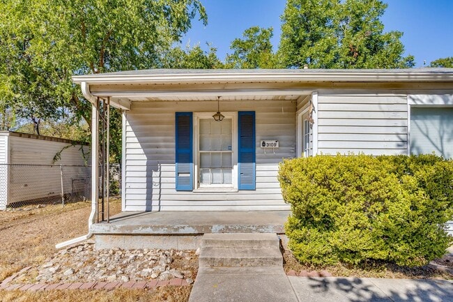 Building Photo - 3109 Dogwood Park Dr
