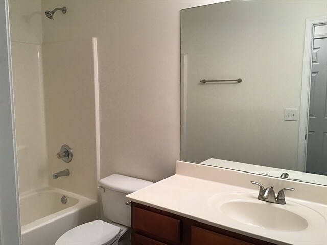Building Photo - 2512 Walnut Tree Ln