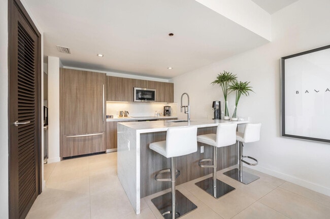 Building Photo - 401 N Birch Rd