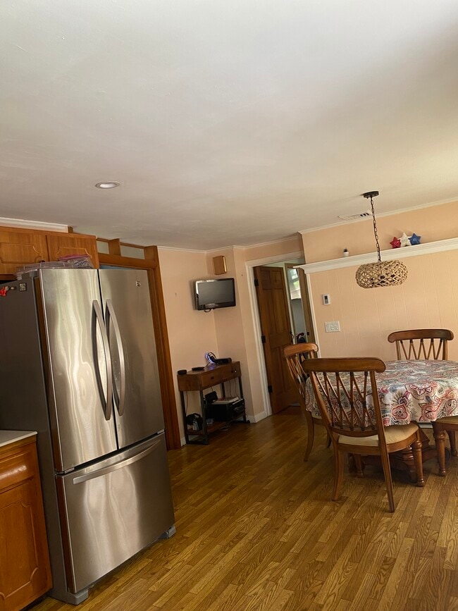 Building Photo - 85 Boone St