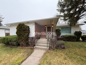 Building Photo - South Hill Charming corner lot 3 bed 2 bath in quiet neighborhood