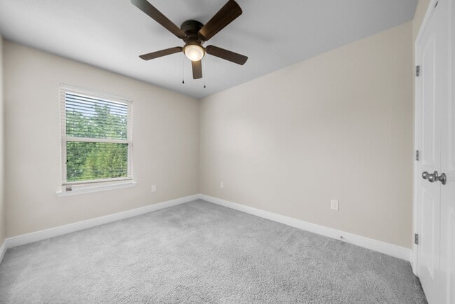 Building Photo - 5980 Callaway Cir