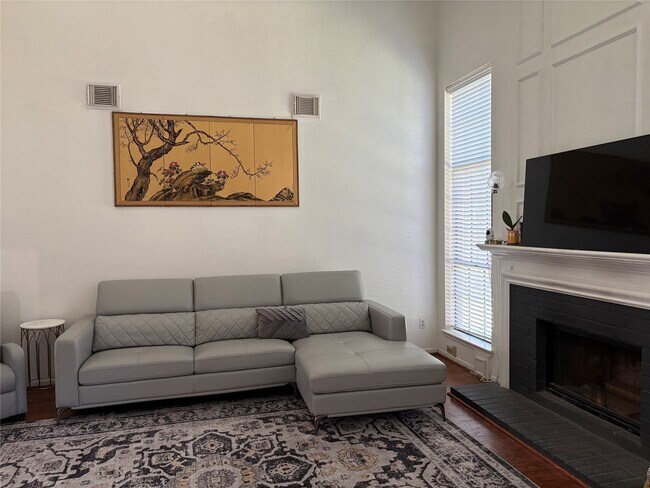 Building Photo - 2319 Mill Creek Dr