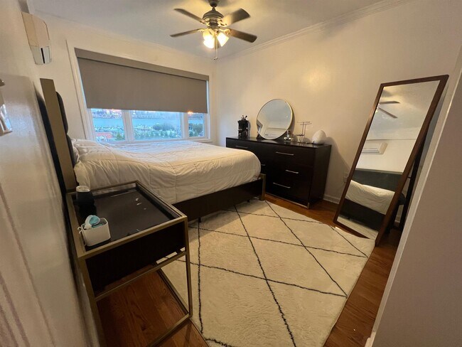 Building Photo - 11 Beverly Pl