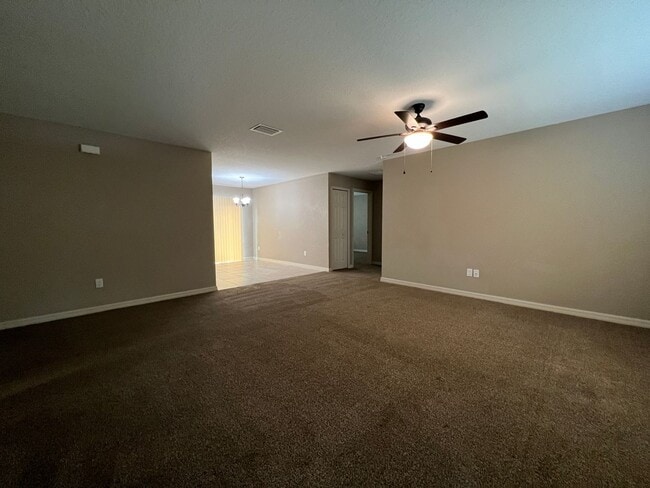 Building Photo - Charming 3-Bedroom, 2-Bathroom Single-Family Home in Ocklawaha!