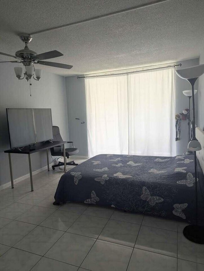 Building Photo - 601 Three Islands Boulevard