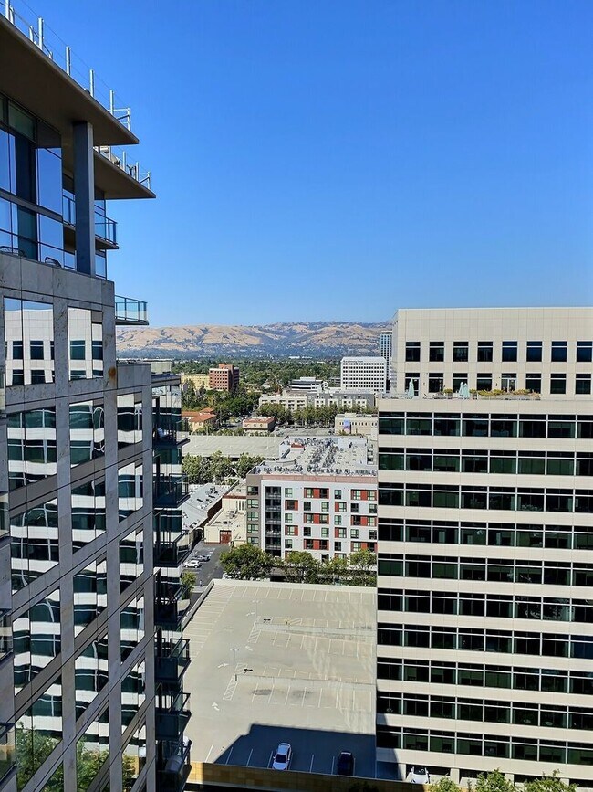 Building Photo - Luxury 1 Bedroom Condo at Axis on the 20th Floor – Custom Finishes Throughout, Beautiful Views!
