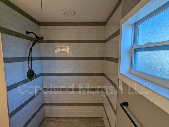 Building Photo - 4925 2nd Ave S