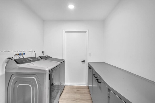 Building Photo - 11476 Sundance Ln