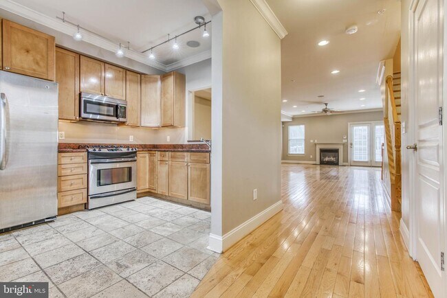 Building Photo - 1320 Race St