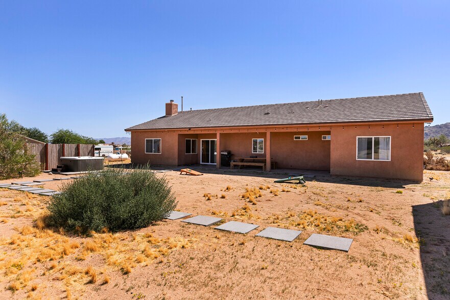 Building Photo - 60782 Duvall Dr