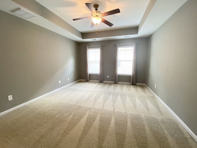 Building Photo - Spacious Home on a Corner Lot in Heritage ...