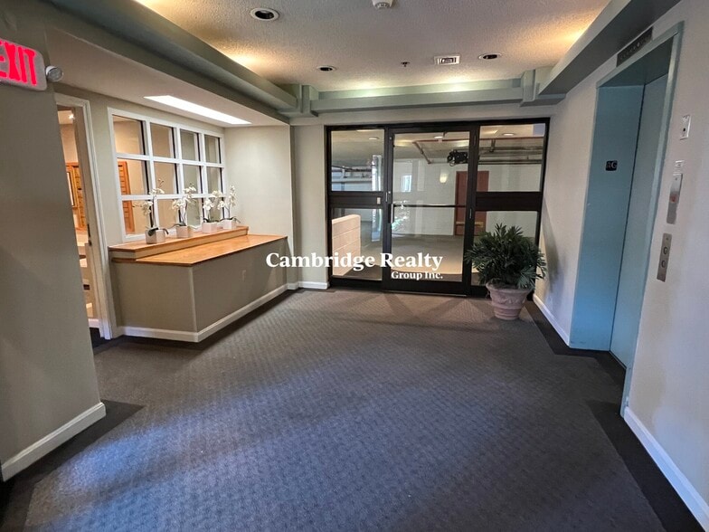 Building Photo - 151 Beacon St