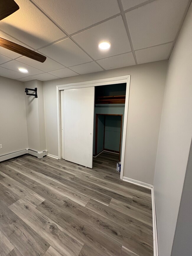 Building Photo - 211 Tulip Cir