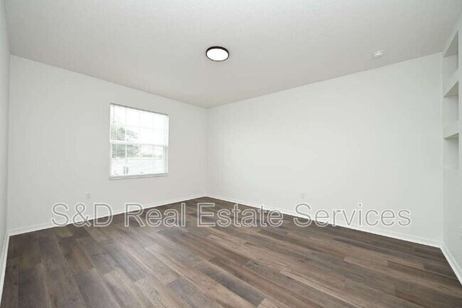 Building Photo - 1013 N Brunnell Pkwy