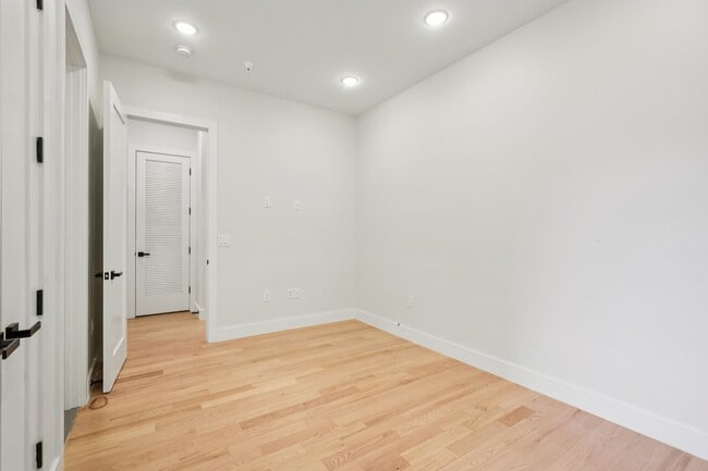 Building Photo - 431 Palisade Ave