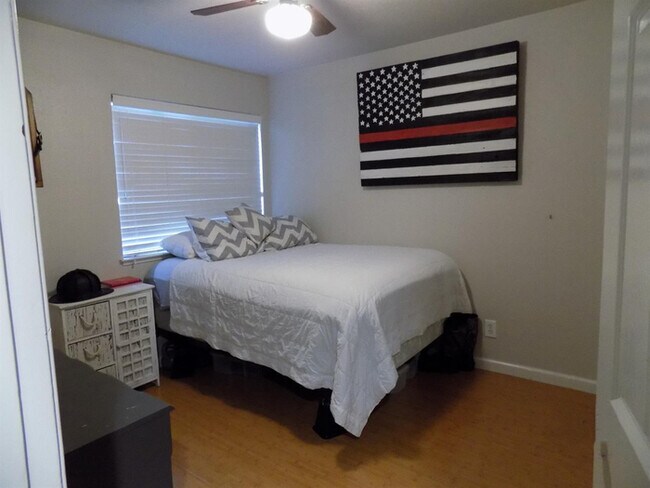 Building Photo - 2/2 Condo in Orangevale