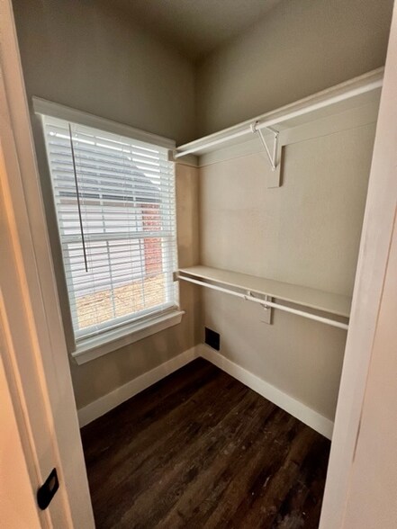 Building Photo - 2735 S Olive Ct