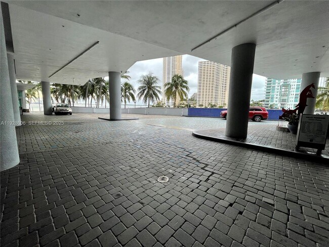 Building Photo - 325 S Biscayne Blvd