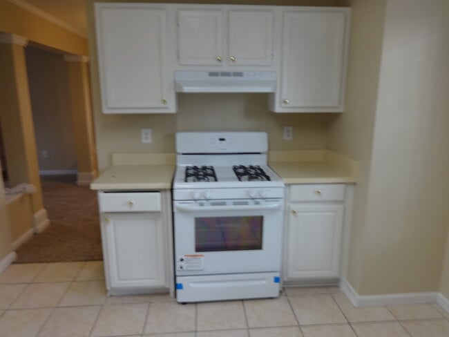 Building Photo - 176 Summer Lake Dr SW