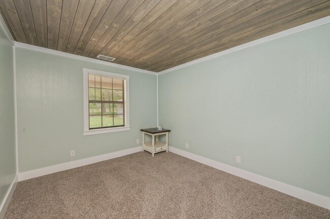 Building Photo - 803 Ingle Rd