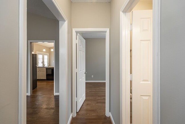 Building Photo - Like New Home off Freeman Mill. Just Painted, New Wood/Vinyl Flooring, Vaulted Ceilings, Front Po...