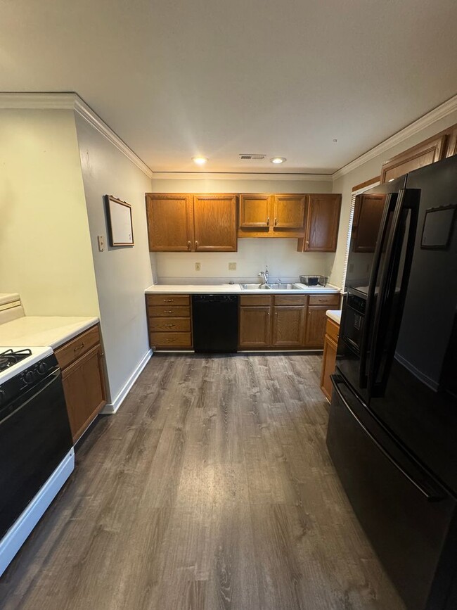 Building Photo - 2 bed 1 bath house