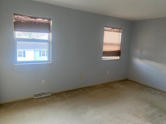 Primary bedroom - 16 Pine Dr