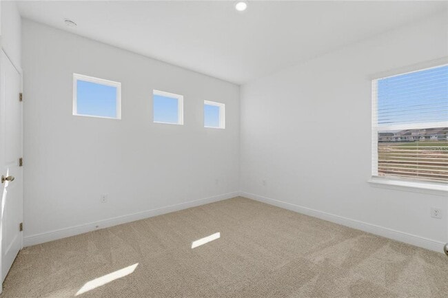 Building Photo - 2100 Maverick Ct