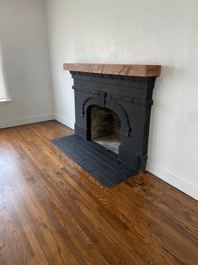 Building Photo - 1627 S Indianapolis Ave