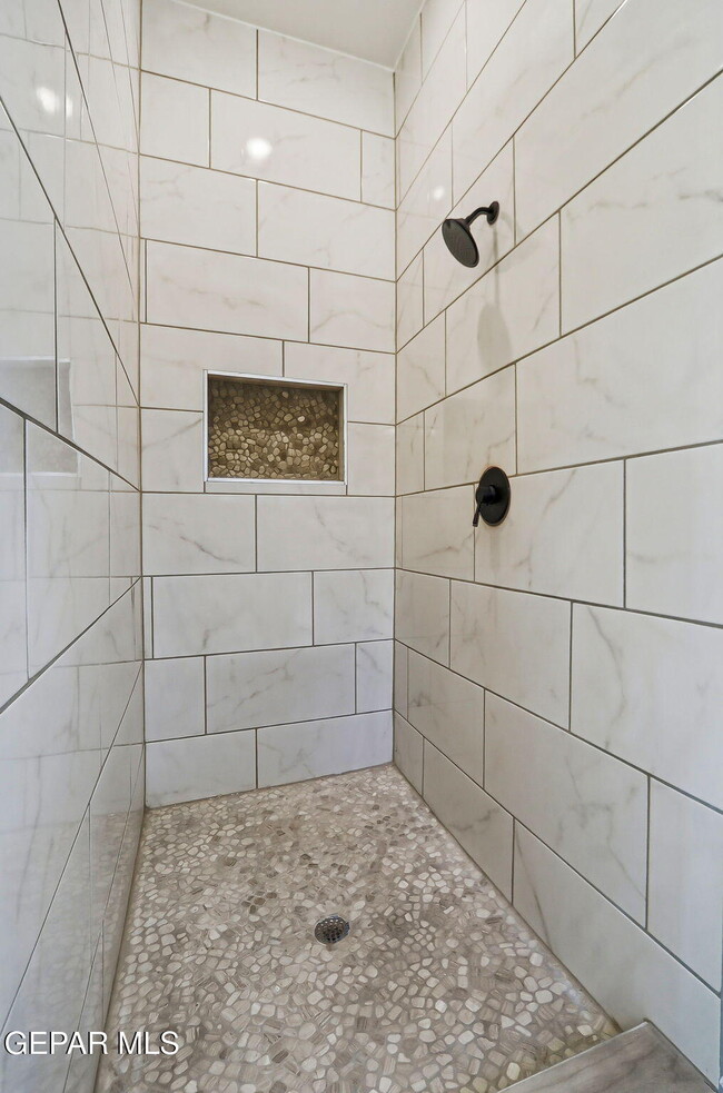 Building Photo - 15340 Resolve Dr