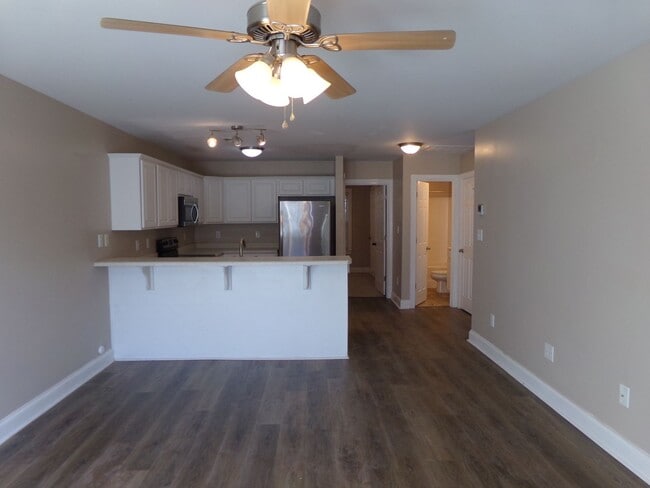 Building Photo - Location, Location, Location!!