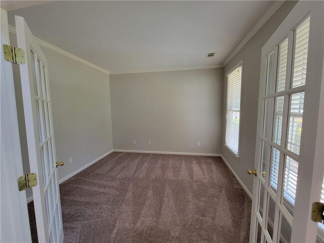 Building Photo - 800 Middlebrooke Bend