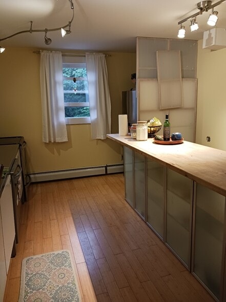 Kitchen island and bamboo flooring - 1216 NH Route 175